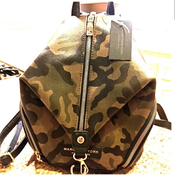 Marc New York camouflage sling backpack purse - Picture 3 of 7
